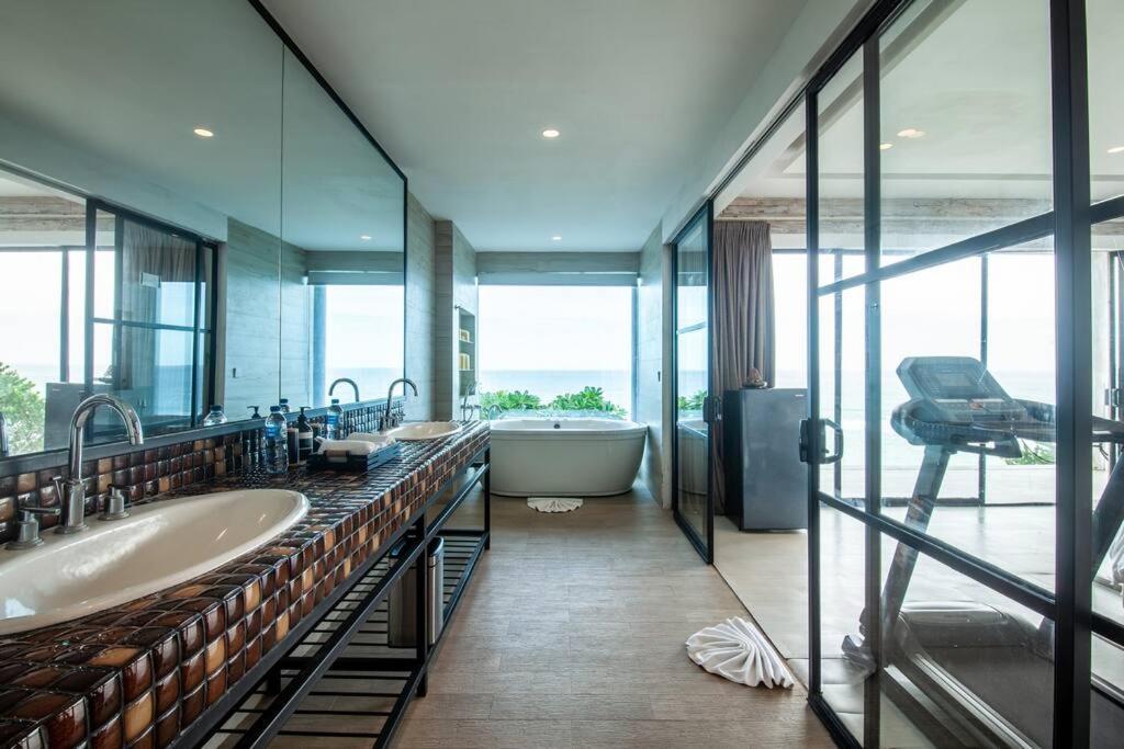 Nusa Dua Ocean View With Private Beach Bagian luar foto